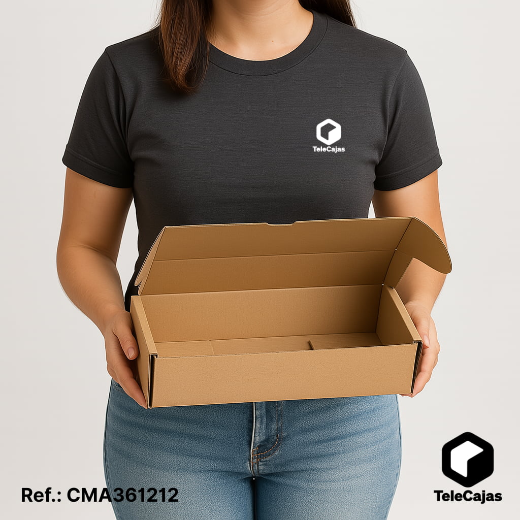 Modelo TeleCajas con Caja de embalaje resistente automontable de medidas interiores 36x12x12 cm en color kraft, fabricada en cartón reforzado de canal simple. Perfecta como packaging ecológico para tiendas online, envío de botellas, productos alargados o artículos promocionales. Su diseño compacto y robusto la convierte en una opción eficaz para envíos por mensajería o almacenaje doméstico.