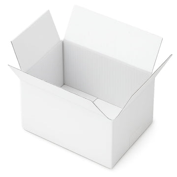 Cajita de embalaje pequeña y robusta medidas 160x115x102 mm en color blanco interior y experior. Perfecta para packaging ecológico de productos ligeros, envíos por mensajería o protección de objetos delicados. Fabricada en cartón reciclado de canal simple, ideal para negocios online que buscan una presentación cuidada y funcional.