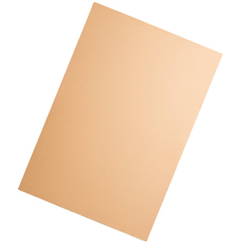 Plancha de cartón ondulado marrón kraft de gran formato, tamaño 120x80 cm. superficie palet europeo. Perfecta para manualidades escolares, proyectos creativos, protección de superficies o embalaje a medida. Este packaging ecológico está fabricado con cartón reciclado, es resistente y ligero, ideal también para decoración DIY o refuerzos estructurales en cajas de envío.